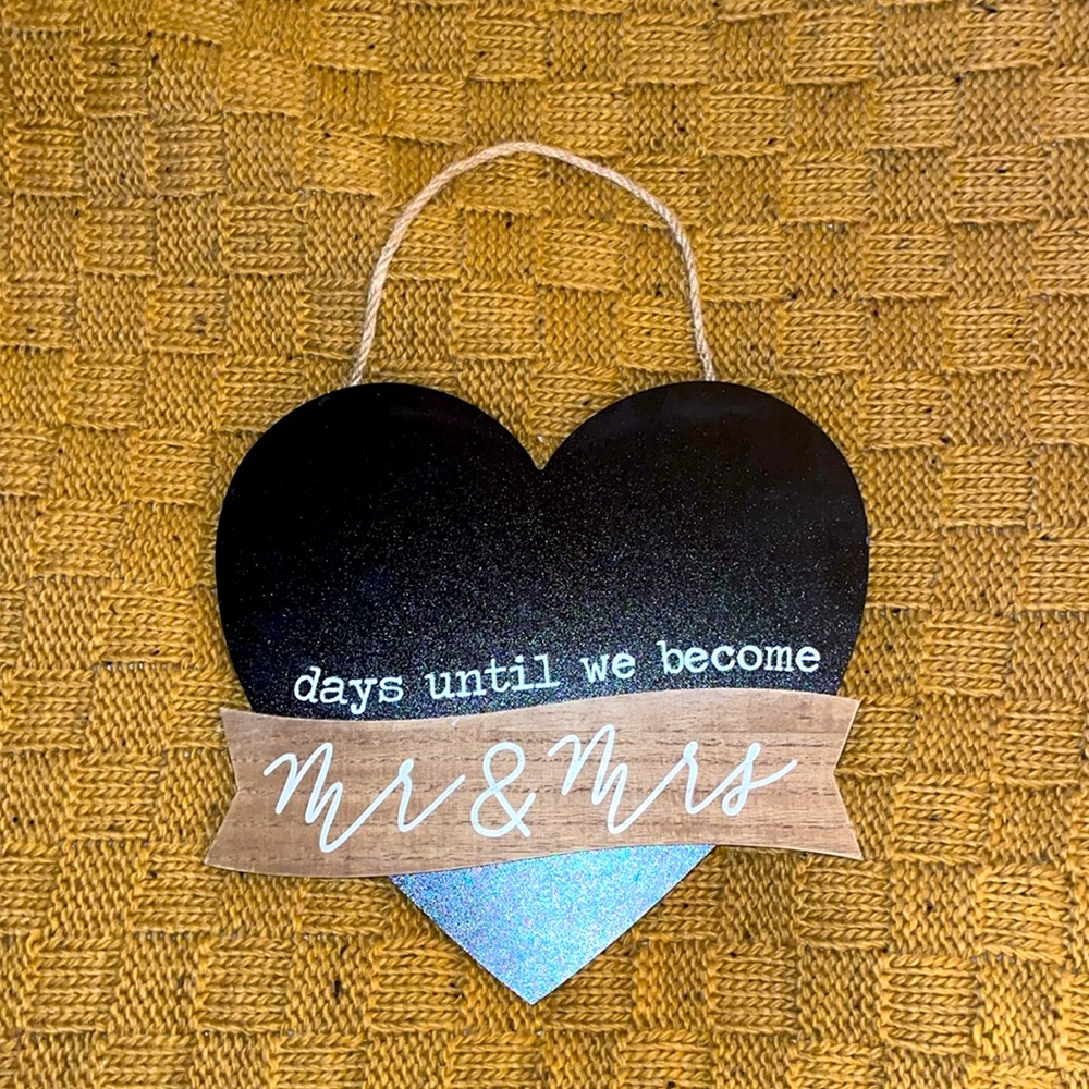 Hanging countdown sign💜